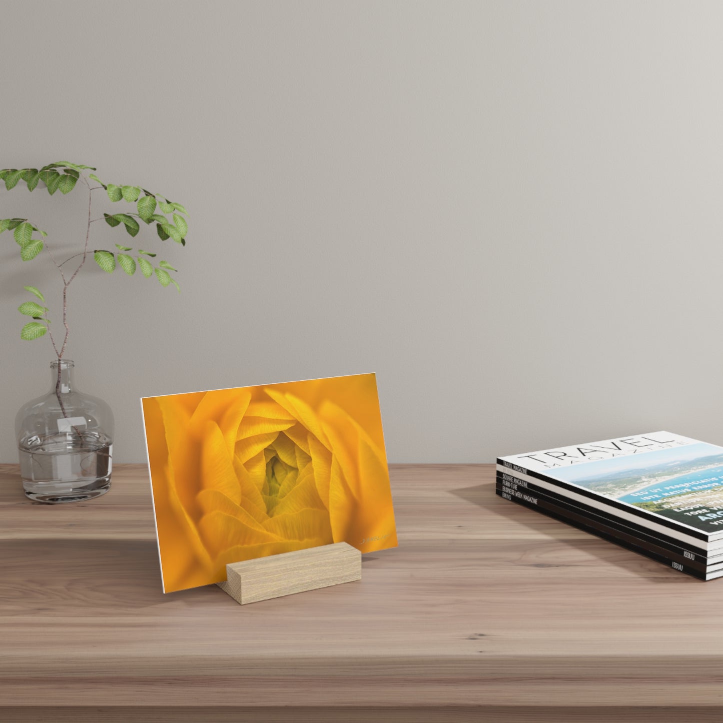 Ranunculus Gallery Board with Stand